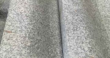 内蒙古芙蓉白S型拉丝面路沿石