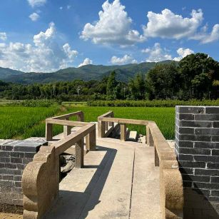 内蒙古花岗岩仿古石材景区使用案例