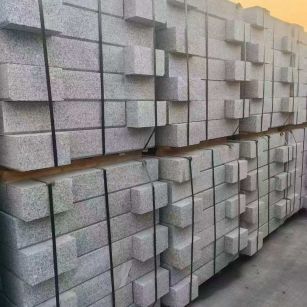 内蒙古 芝麻白路沿石