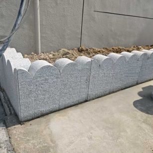 内蒙古 芝麻白花岗岩花边石铺装效果图