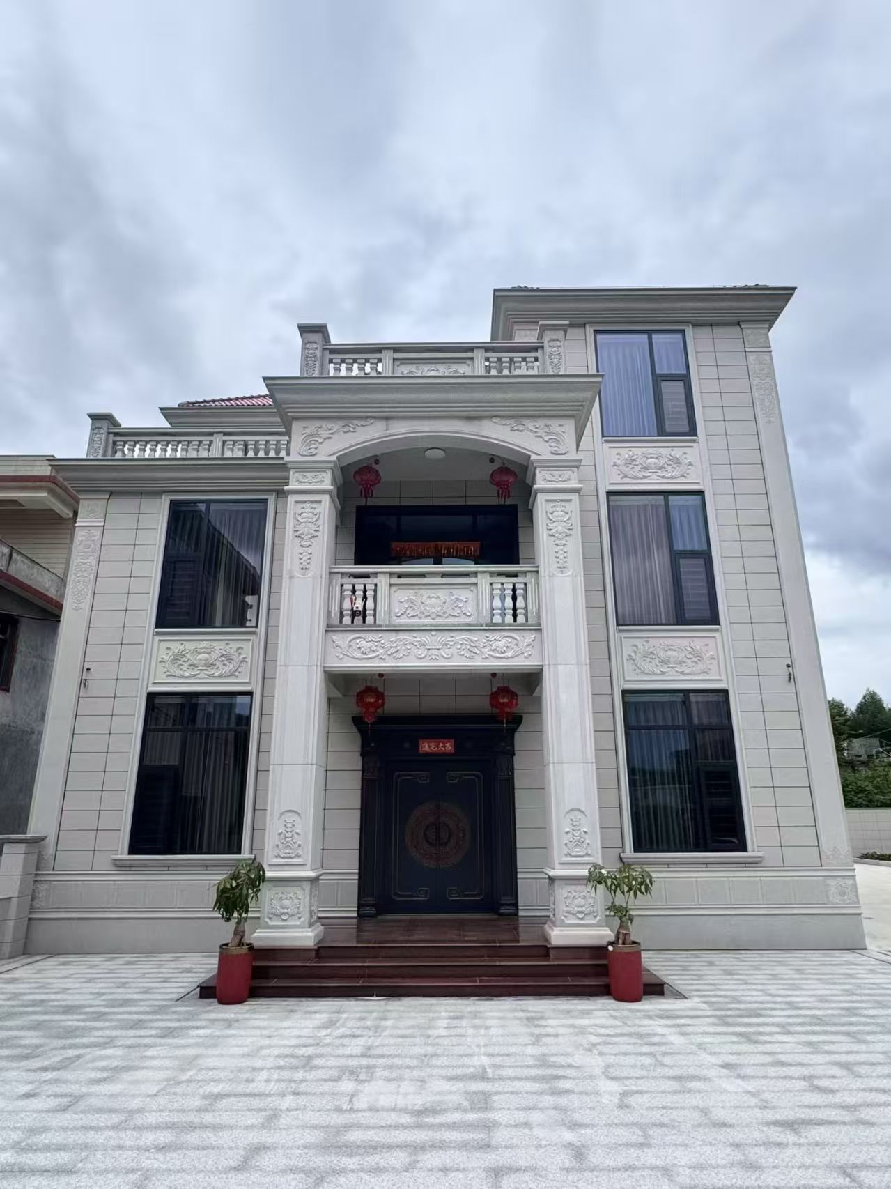 内蒙古 芝麻白石材别墅干挂案例展示