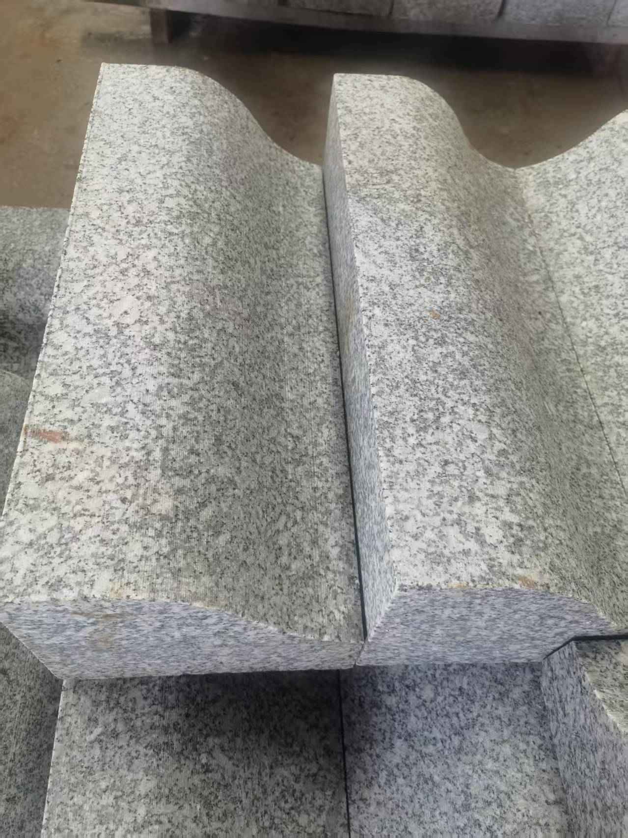 内蒙古芙蓉白S型拉丝面路沿石
