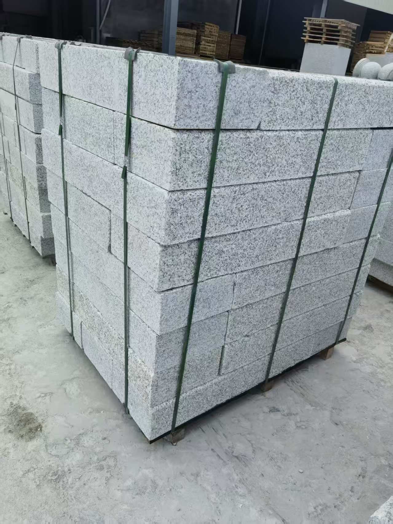 内蒙古 芙蓉白火烧两面路沿石