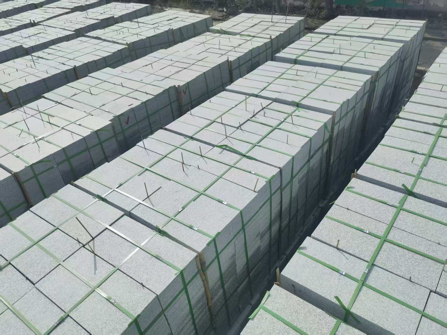 内蒙古 芝麻白1.8公分火烧300*600地铺，清仓大甩卖