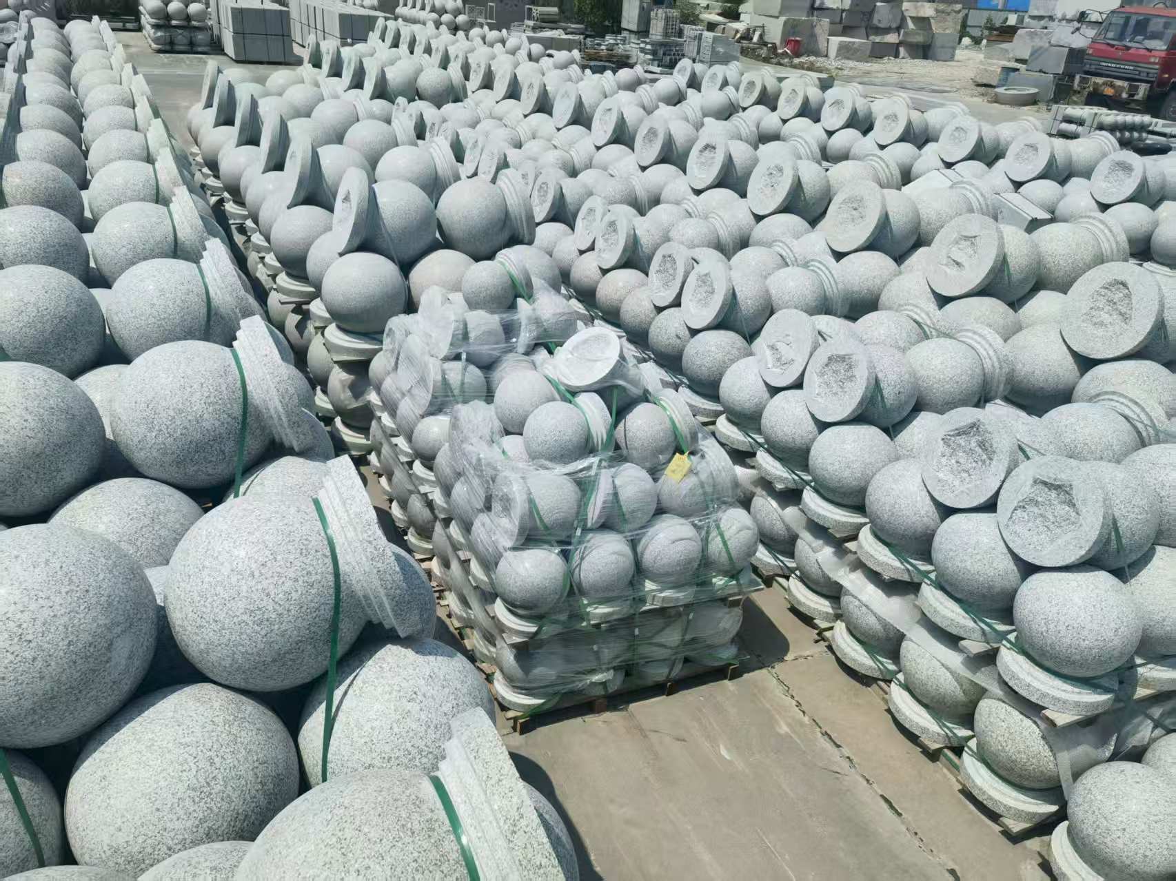 内蒙古 花岗岩实心圆球，石球，挡车球，挡车石，车止石，路障石。