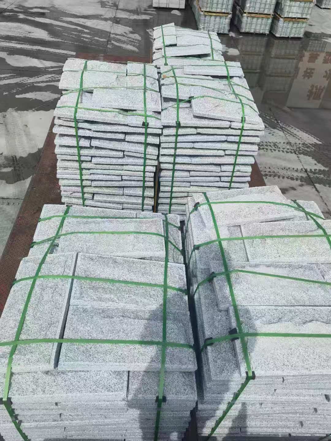 内蒙古 芝麻白蘑菇石装车出货