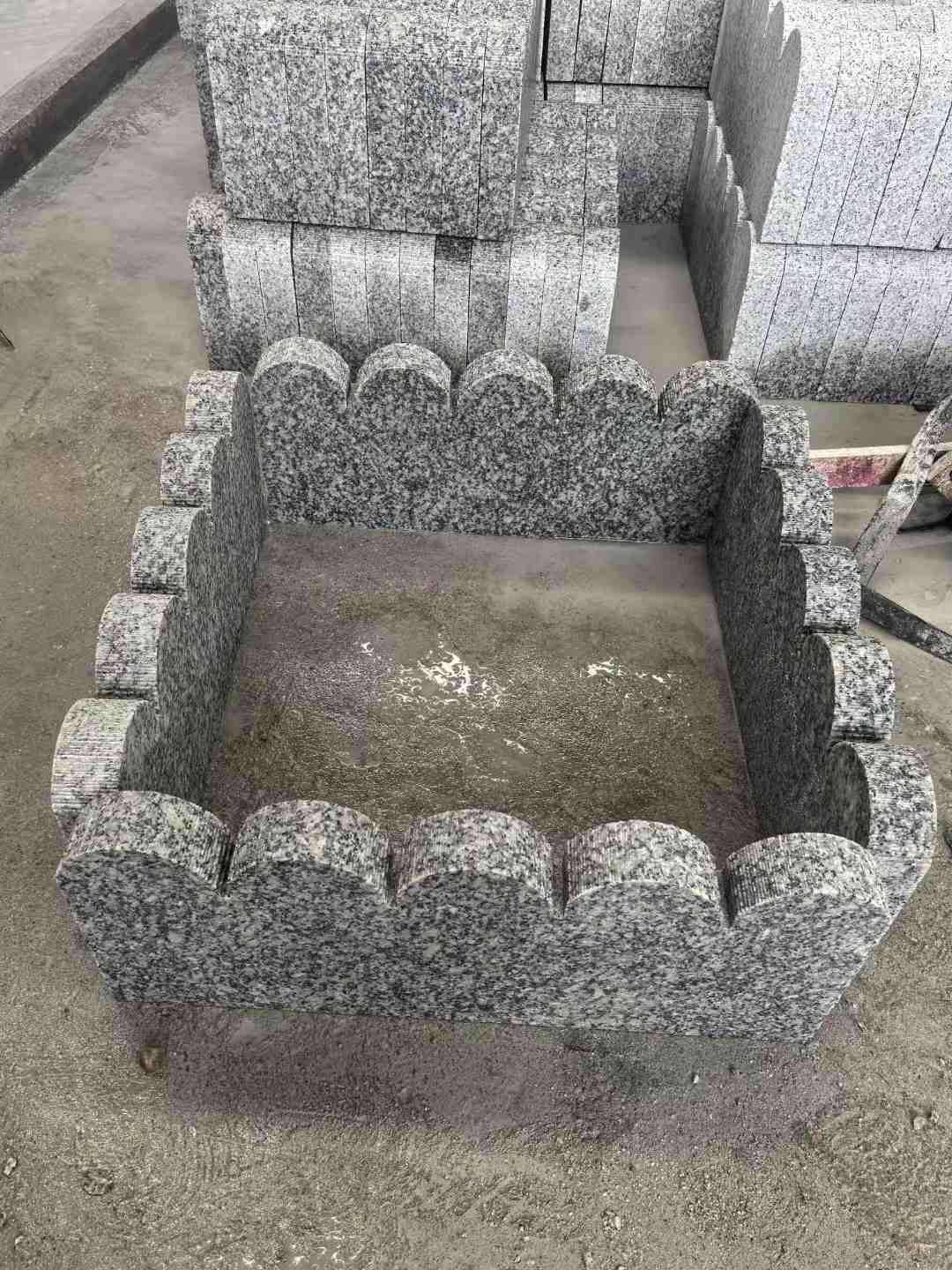 内蒙古 花边石、花坛围栏石、花池界石、菜园栅栏石、镶边石、波浪状界石介绍