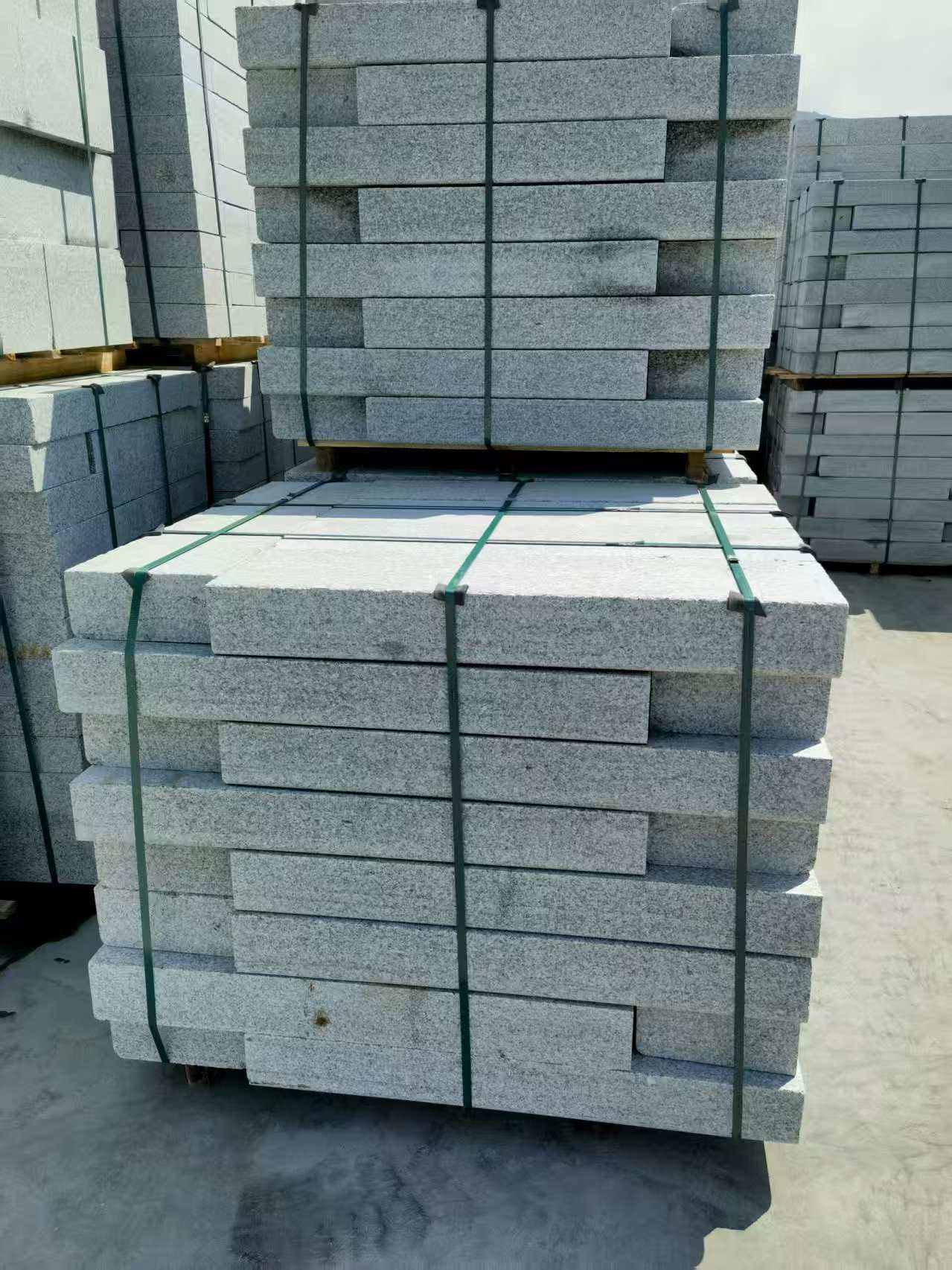 内蒙古 芙蓉白花岗岩路沿石、平石尺寸标准，色泽均匀